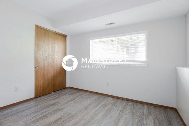 Building Photo - 3 Bedroom Pet-Friendly Home in Florissant,...
