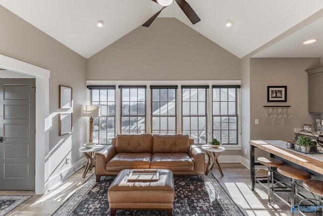 Building Photo - 32 Hillcrest Ave NW