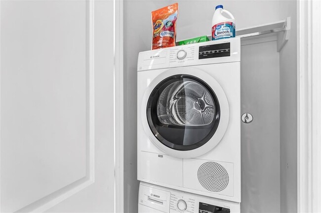 Building Photo - 4128 Willowbend Blvd