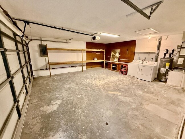 Building Photo - 5490 Britan Dr