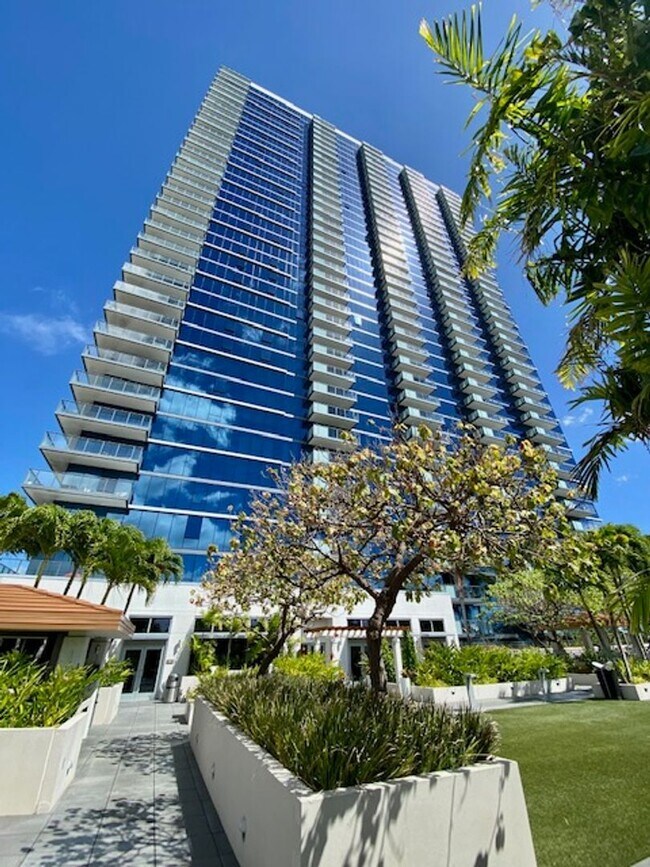 Building Photo - The Collection at Ala Moana