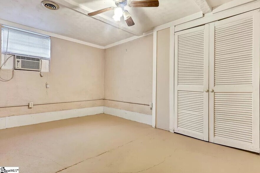 Building Photo - 208 Omar St