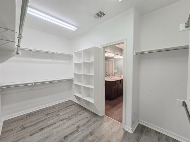 Building Photo - 508 Hidden Brook Ln