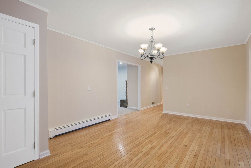 Building Photo - 4489 Pompey Center Rd