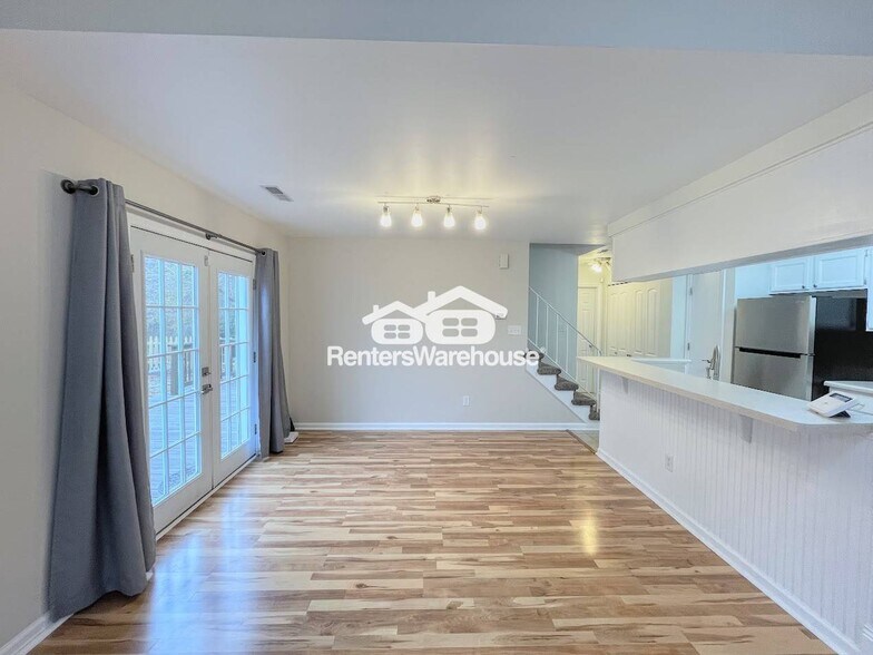 Building Photo - 400 Cobblewood Arch