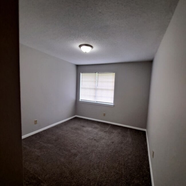 Building Photo - Welcome to 5252 Scottsdale!