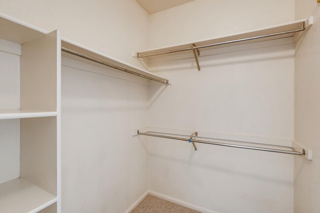 Building Photo - Cozy 2BED/2BATH Condo AVAILABLE April 4!