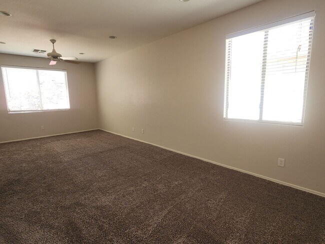 Building Photo - Immaculate Golf Community Home