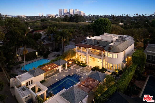 Building Photo - 718 N Rodeo Dr