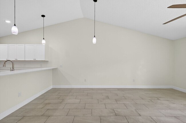 Building Photo - 116-118 DeWitt Ct