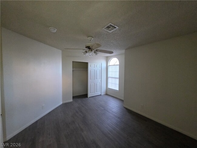 Building Photo - 6561 Avon Ct