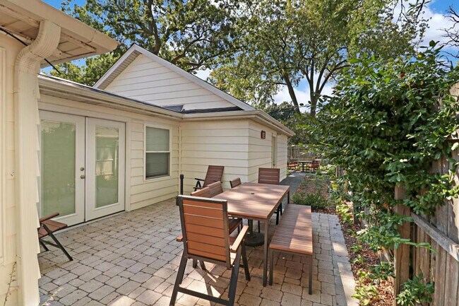 Building Photo - 1532 North Ave