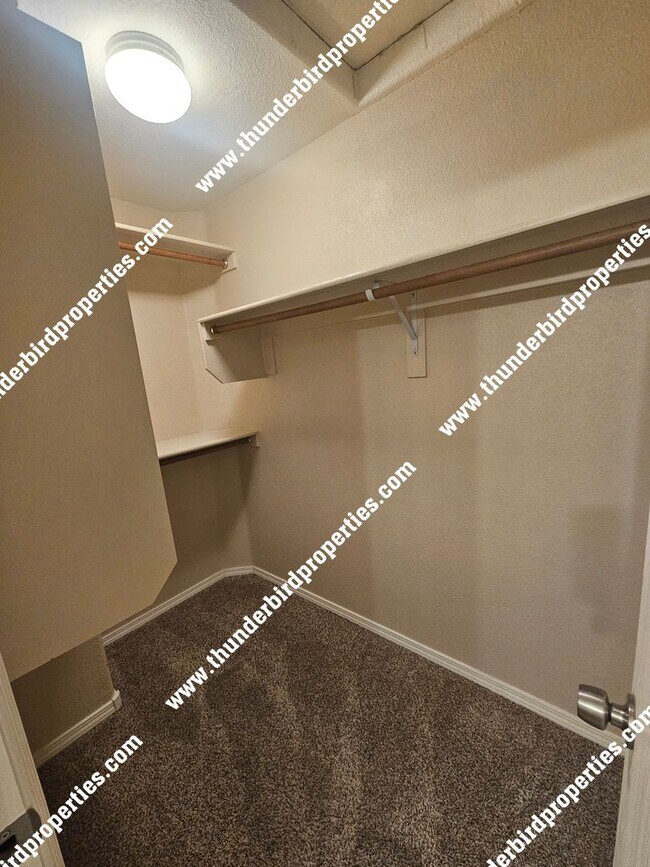 Building Photo - 5743 Valle Alegre Pl NW