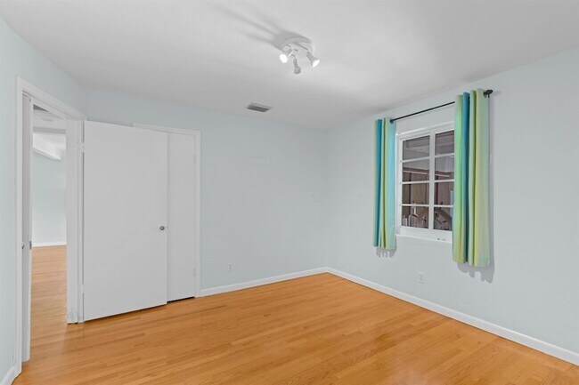 Building Photo - 430 N Ocean Breeze