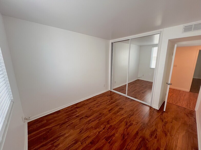 Building Photo - 4610 Densmore Ave