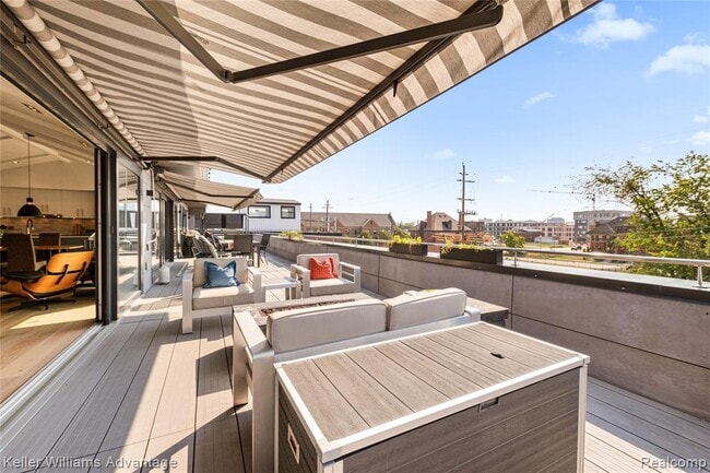 Building Photo - 284 Eliot St