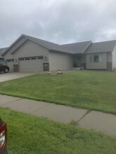 Building Photo - 301 Grovebrook Ct