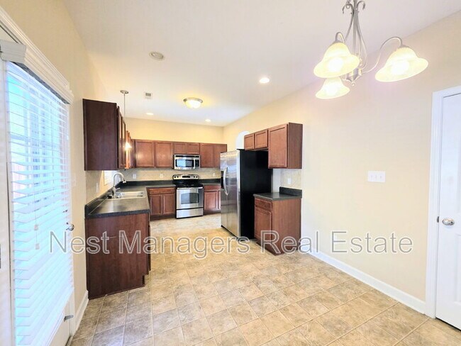 Building Photo - 389 Roanoke Dr