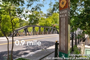 Building Photo - 419 N Mesquite St