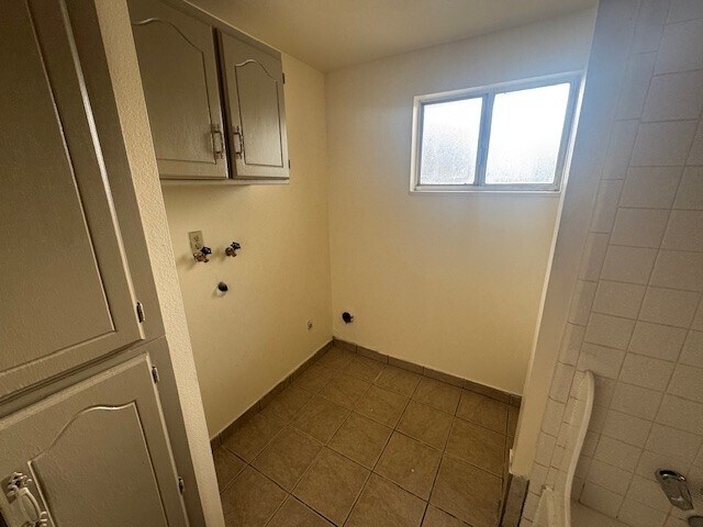 Building Photo - 1123 S Graff Cir