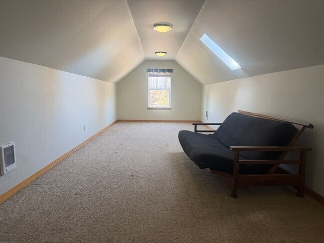 Building Photo - Breathtaking Panoramic Views: Golf Course & Canyon Views Home with Attached Garage in Crooked Riv...