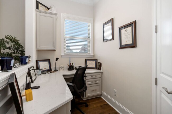 Building Photo - Beautiful Furnished Home in Olmstead