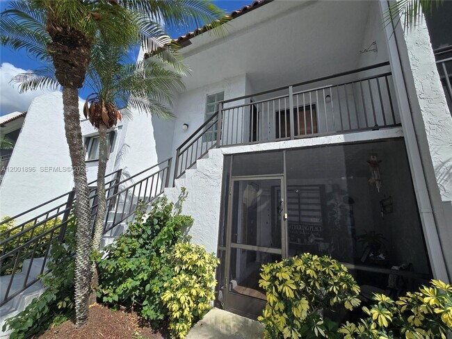 Building Photo - 310 Racquet Club Rd