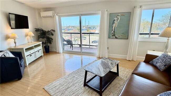 Building Photo - 1302 Capella S