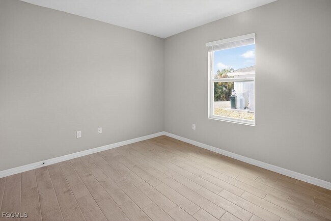 Building Photo - 553 Kingsbury Ln