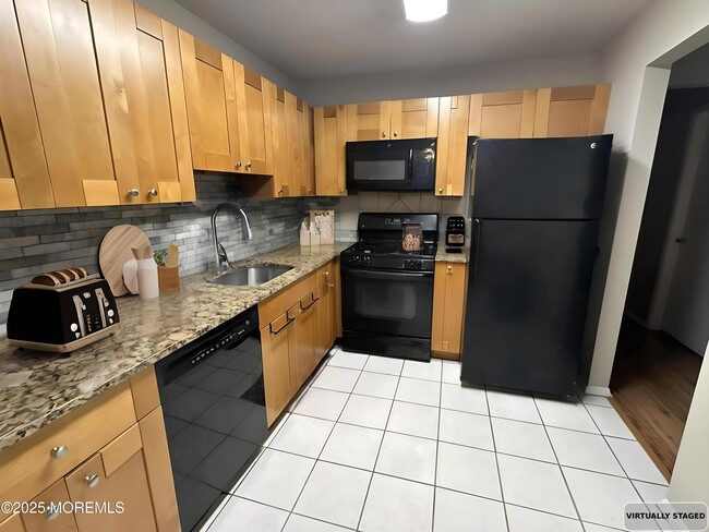Building Photo - 310 Sage Ct