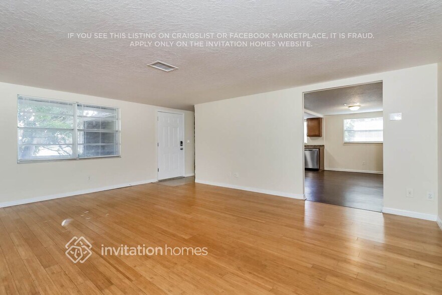 Building Photo - 2253 Hama Dr