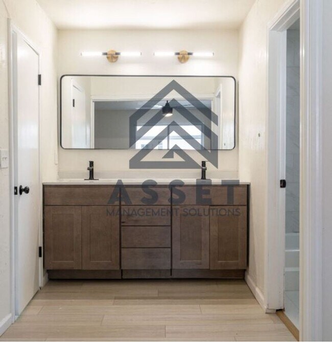 Building Photo - 801 Cogswell Cir
