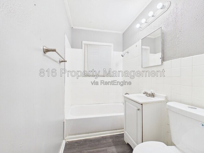 Building Photo - 6808 S Benton Ave