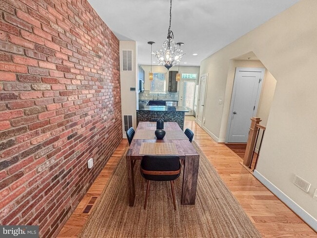 Building Photo - 5610 45th Ave