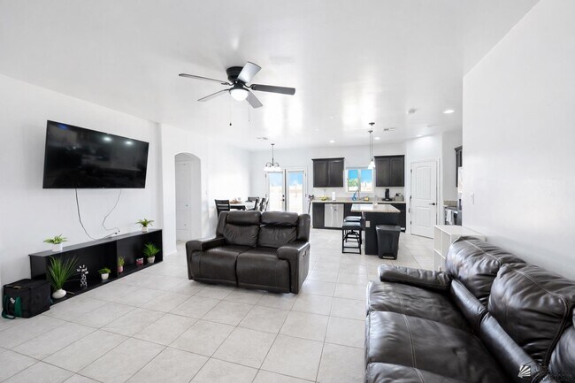 Building Photo - 11762 Gila St