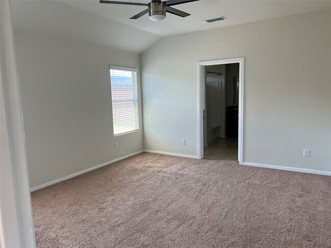 Building Photo - 6928 Cruiser Ln