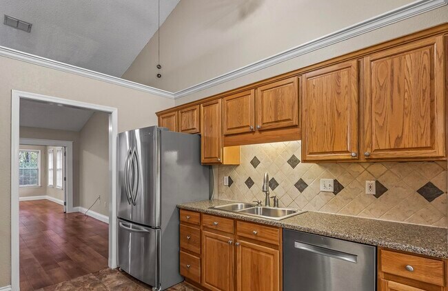 Building Photo - 163 Sugar Plum Dr