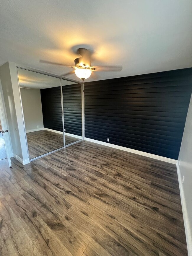 Building Photo - Updated Townhome in Ventura