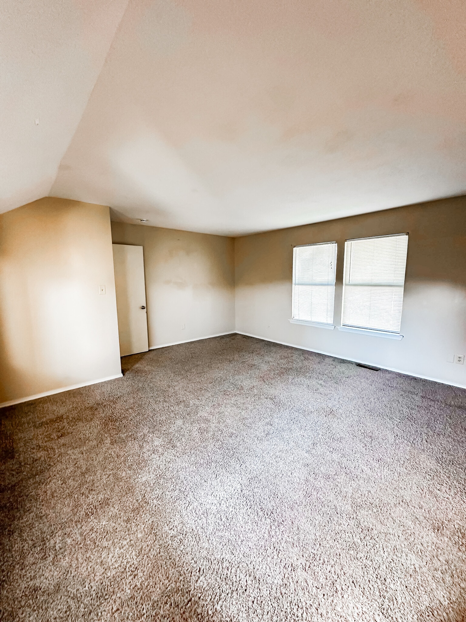 Building Photo - 6818 NW Willow Springs Dr