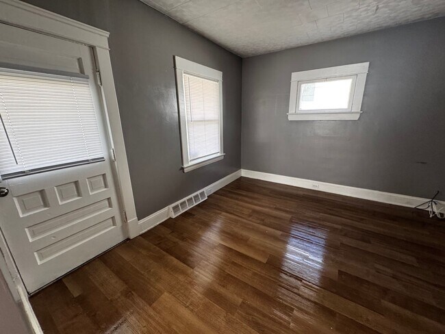 Building Photo - 4195 W 22nd St