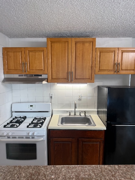 Building Photo - 2509 Ala Wai Blvd