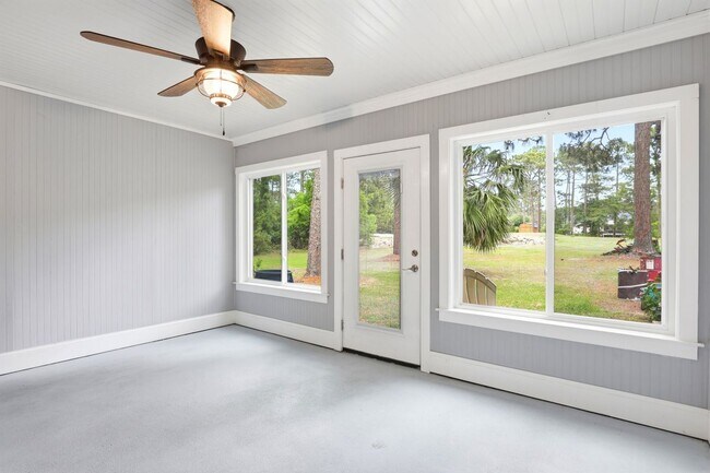 Building Photo - 102 Country Club Villa Dr