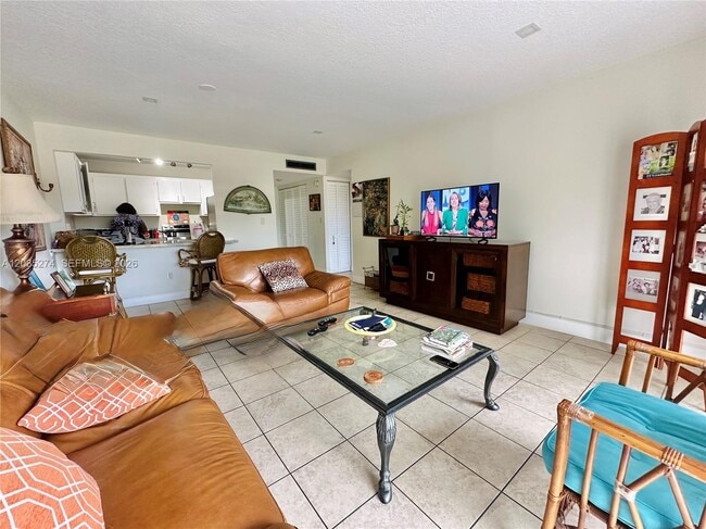 Building Photo - 9301 SW 92nd Ave