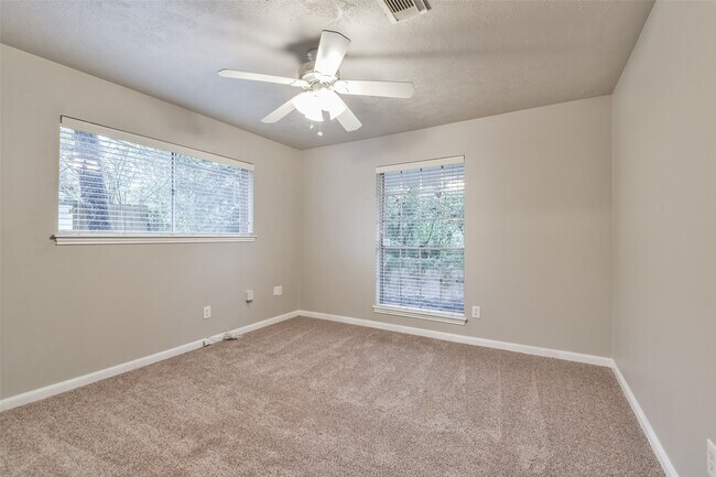 Building Photo - 25726 Timber Lakes Dr