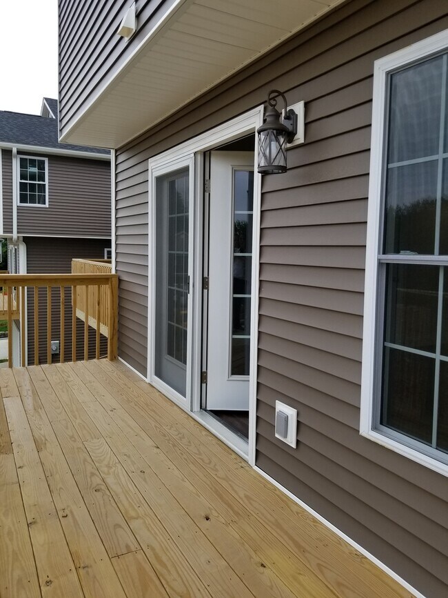 Building Photo - GREAT 3 BED 2 BATH CONDO!!!