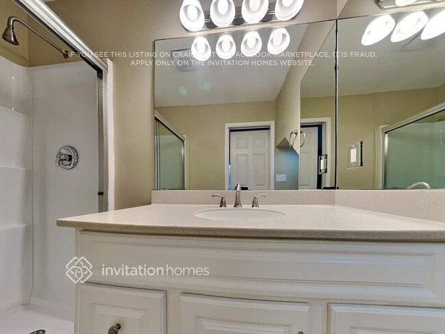 Building Photo - 3250 Ethan Dr