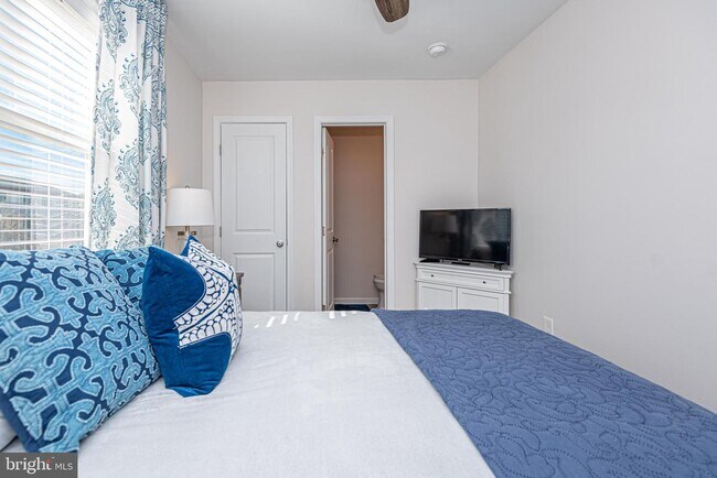 Building Photo - 148 Captains Quarters Rd