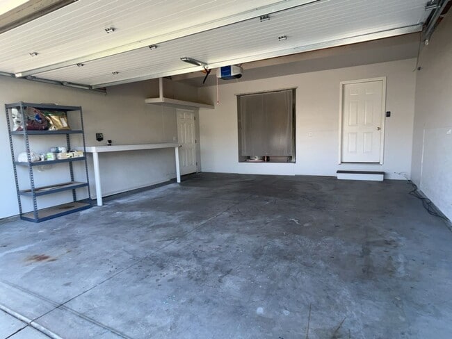 Building Photo - 1537 Foxglove Ave