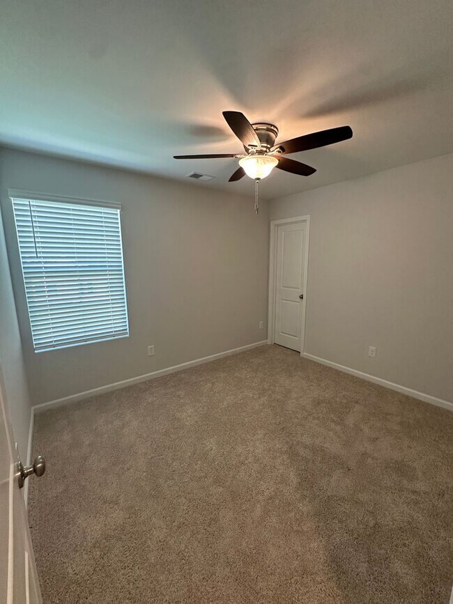 Building Photo - 926 Lodgepole Ln