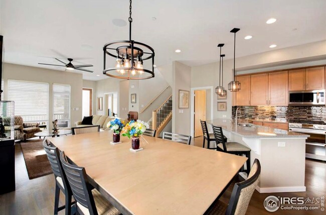 Building Photo - STUNNING 2 STORY SMART HOME IN LOUISVILLE